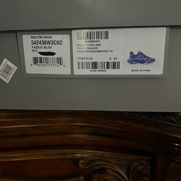 100% Authentic Balenziaga - Picture 3 of 6